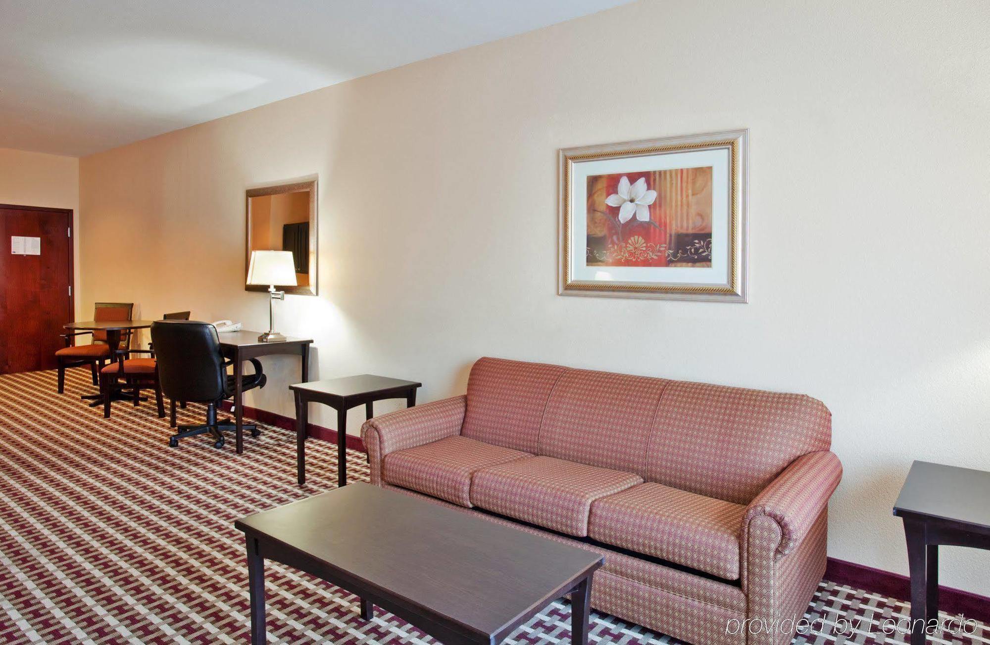 Holiday Inn Express & Suites Laurel, An Ihg Hotel Интерьер фото